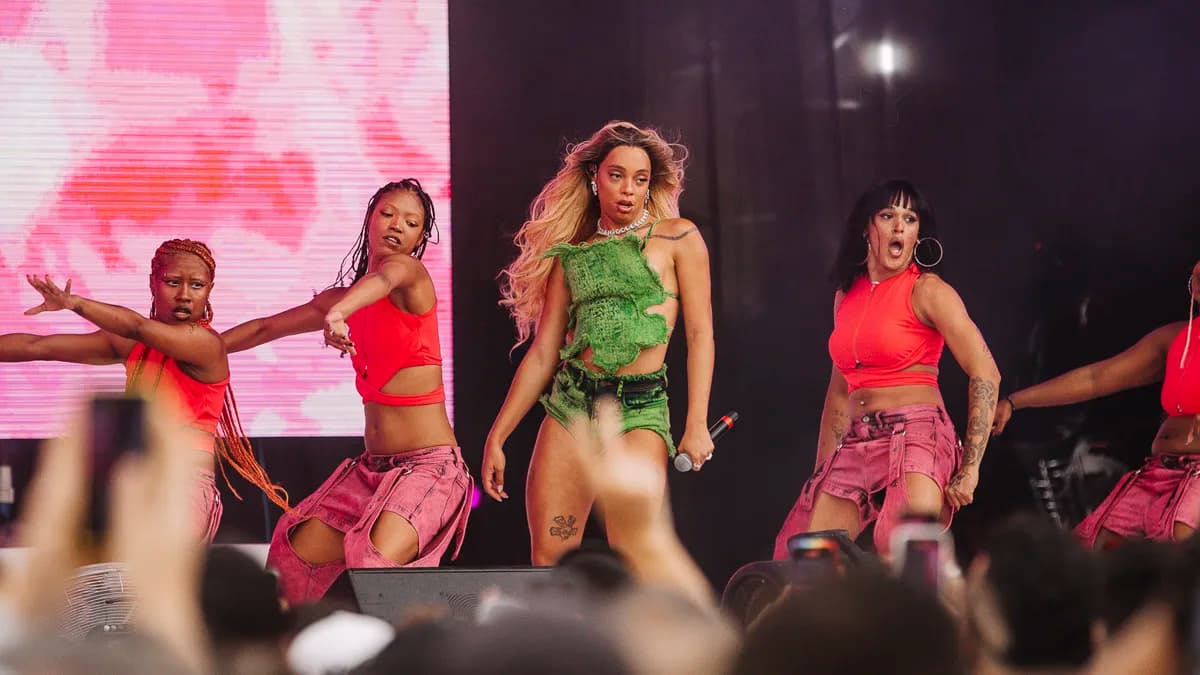 Urias lança versão deluxe do “Her Mind” com faixas inéditas e remix