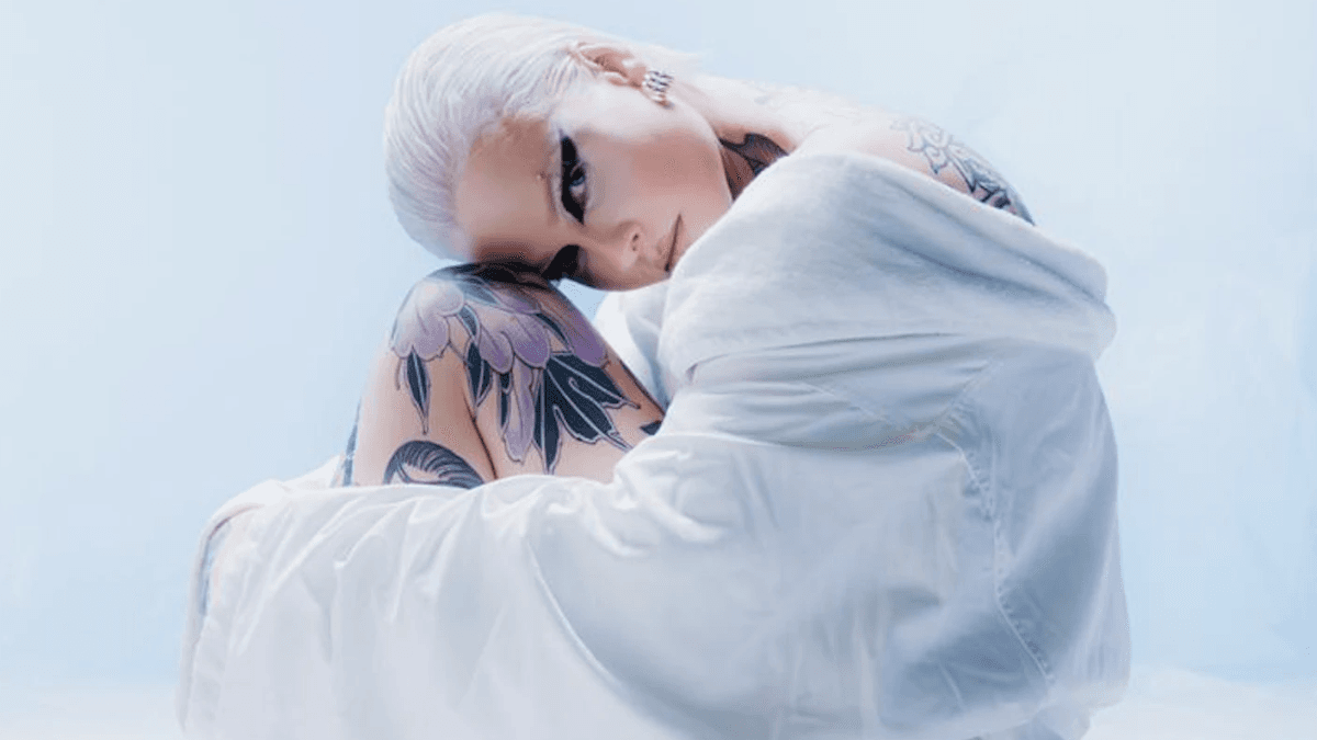 Bárbara Grando inicia nova fase na carreira com o EP “Vaso Alquímico”